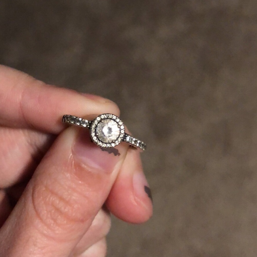 Pandora Ring : Size 6